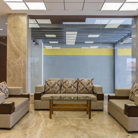 Hotel Hills Tirupattur Tiruppatur Esterno foto
