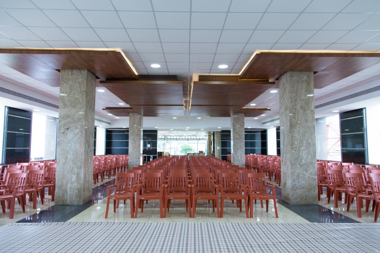 Hotel Hills Tirupattur Tiruppatur Esterno foto