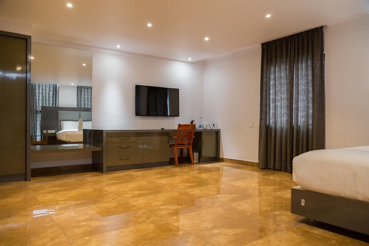 Hotel Hills Tirupattur Tiruppatur Esterno foto