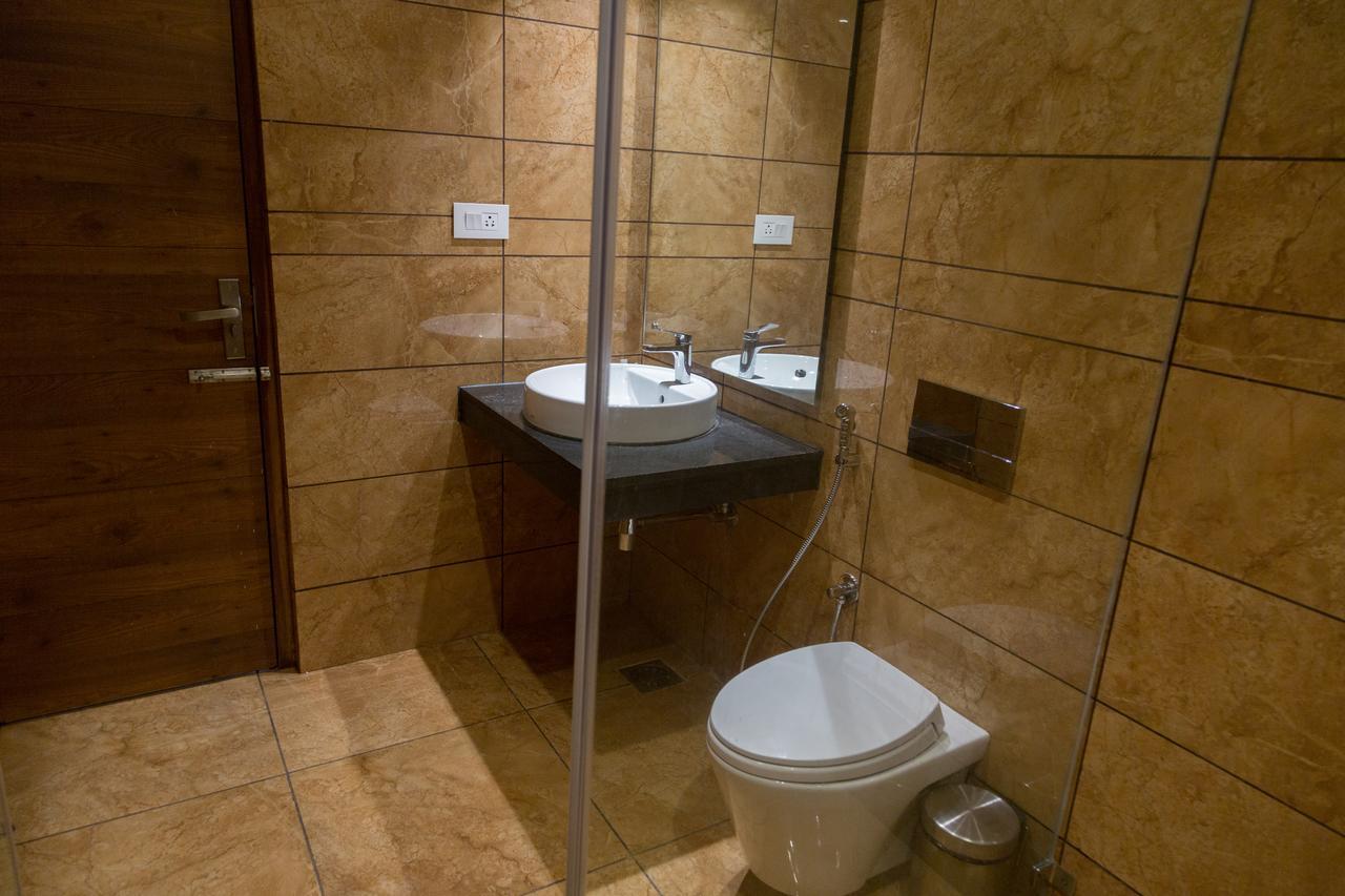 Hotel Hills Tirupattur Tiruppatur Esterno foto