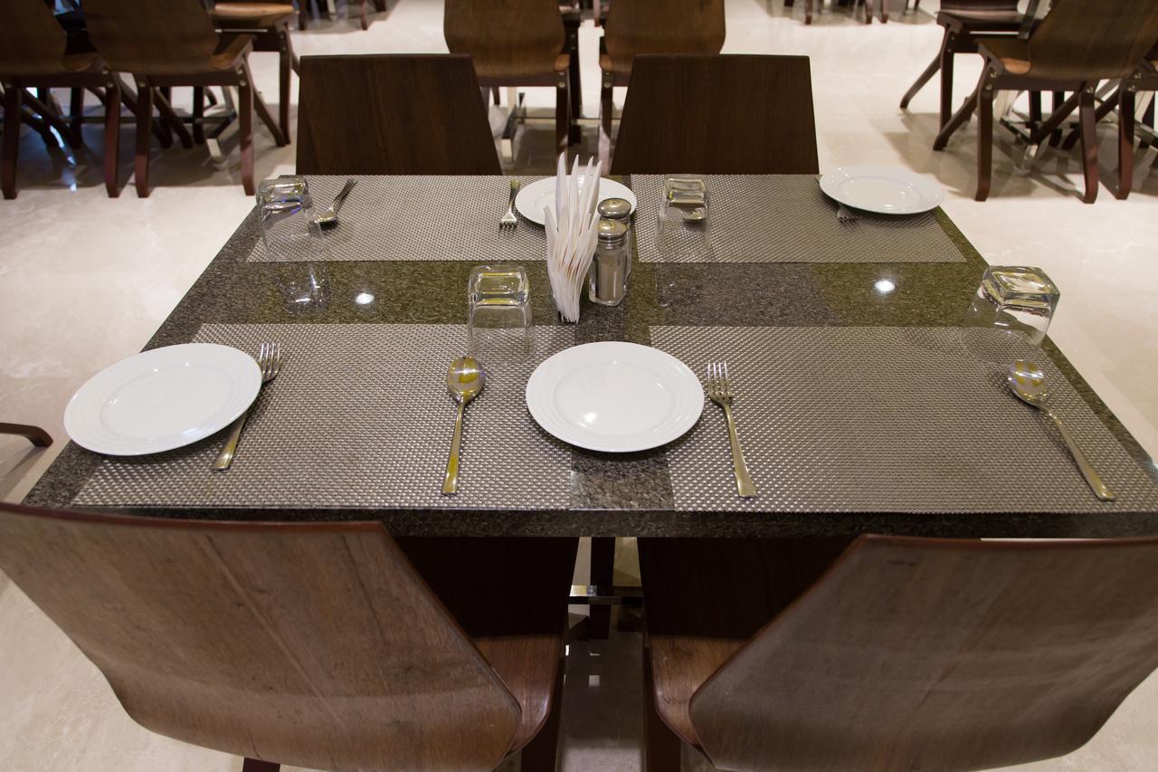 Hotel Hills Tirupattur Tiruppatur Esterno foto