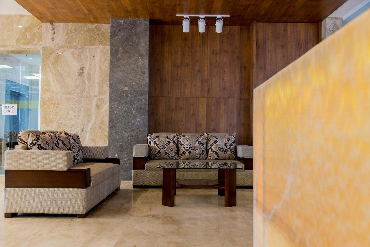 Hotel Hills Tirupattur Tiruppatur Esterno foto